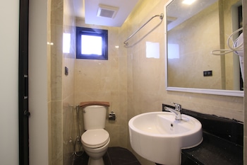 pratunam atrium hotel