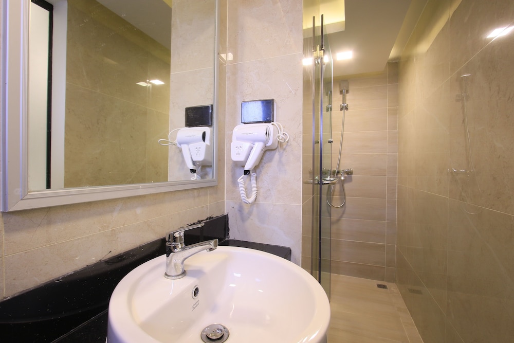 pratunam atrium hotel