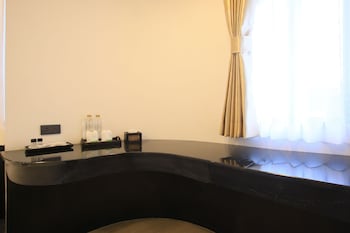 pratunam atrium hotel