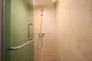 pratunam atrium hotel