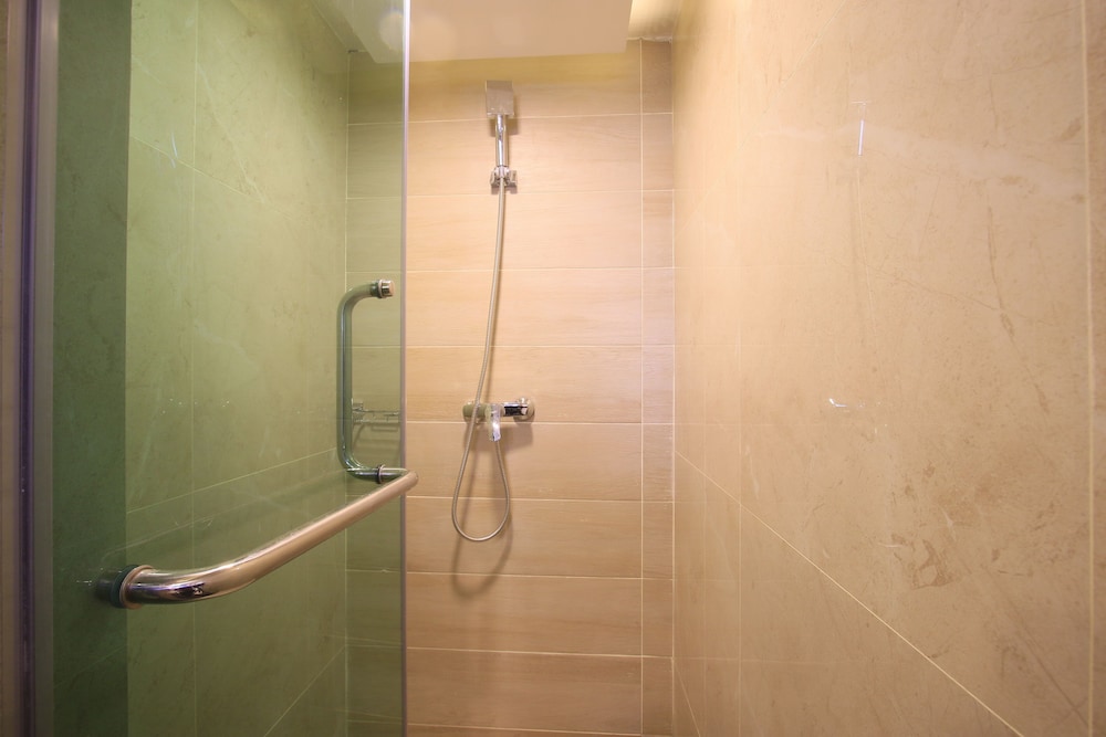 pratunam atrium hotel