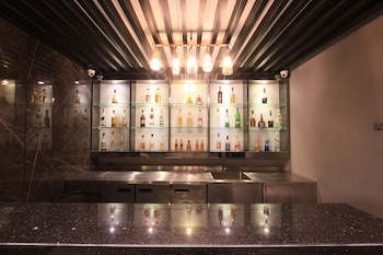 pratunam atrium hotel