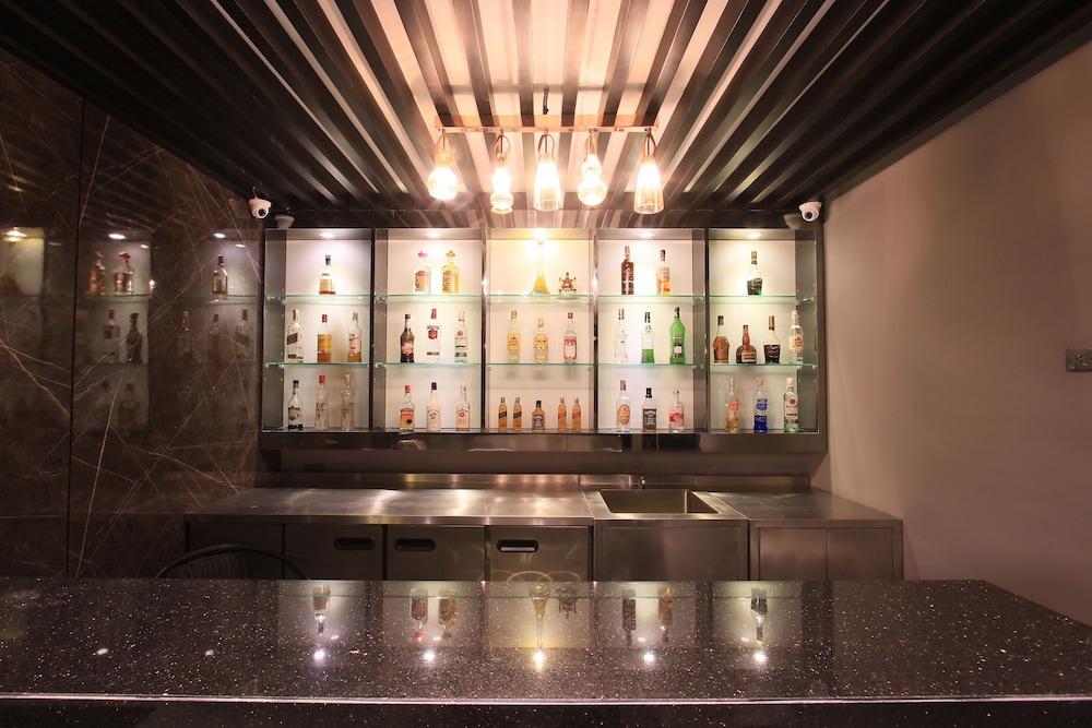 pratunam atrium hotel