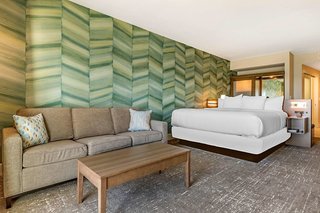 cambria hotel ocean city bayfront