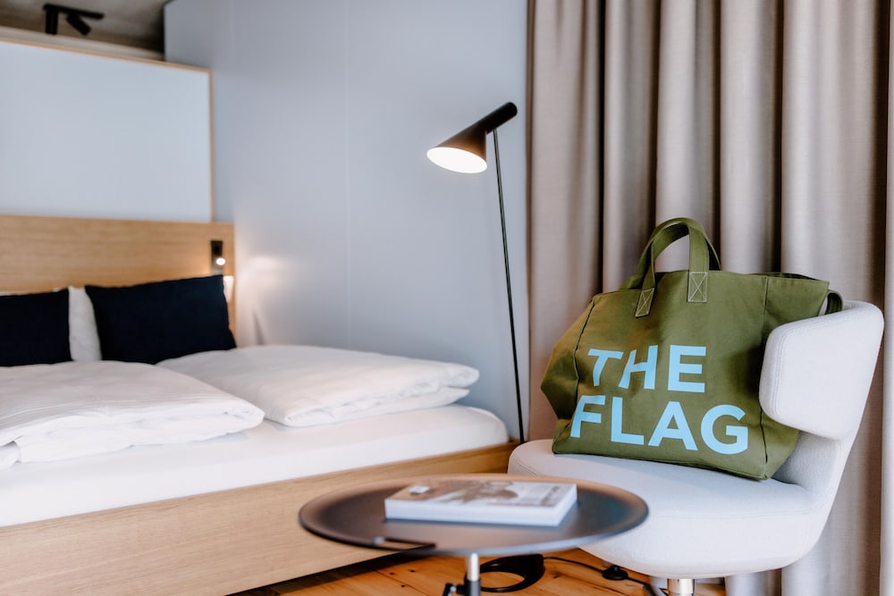 the flag west m