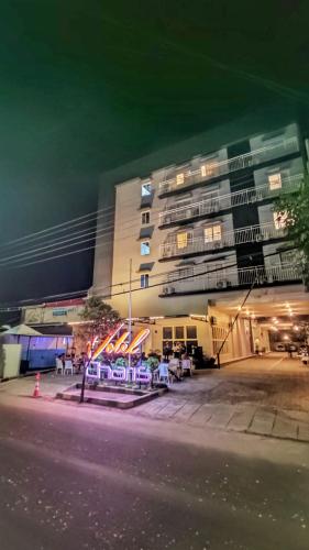 votel hotel charis tuban