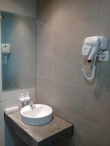 votel hotel charis tuban