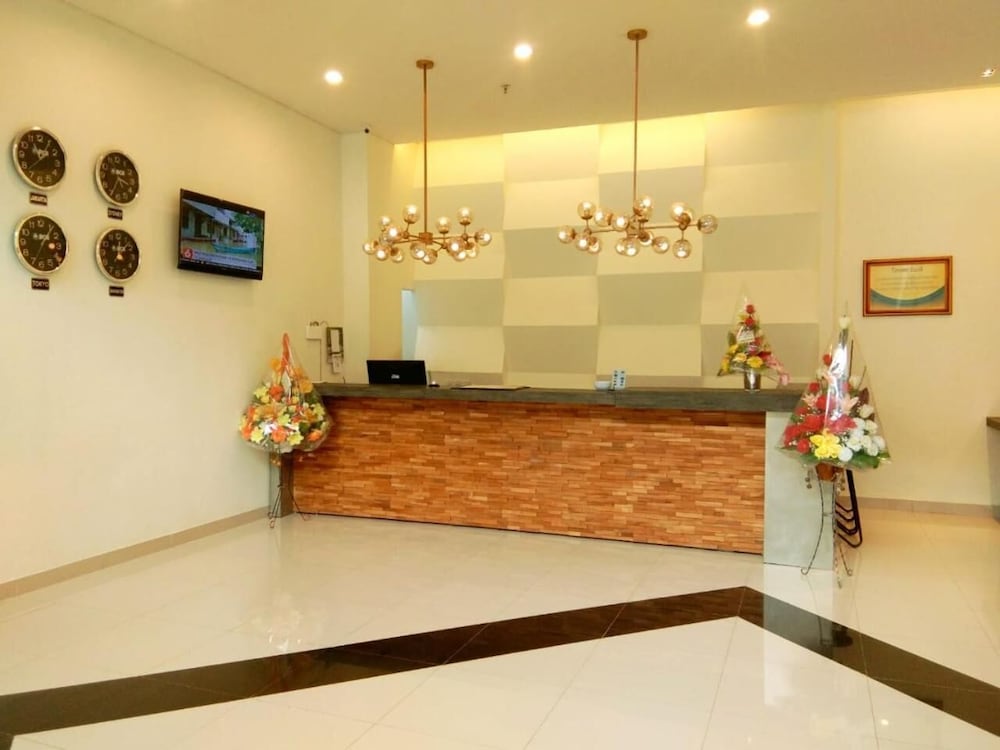 votel hotel charis tuban