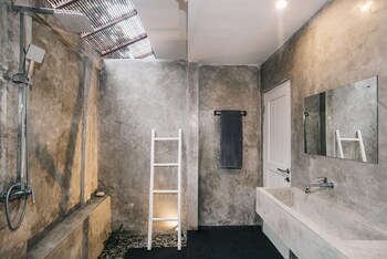 the room padang padang