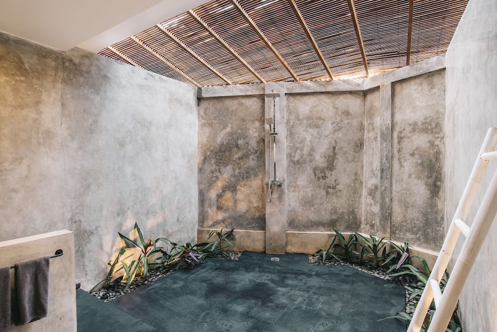 the room padang padang