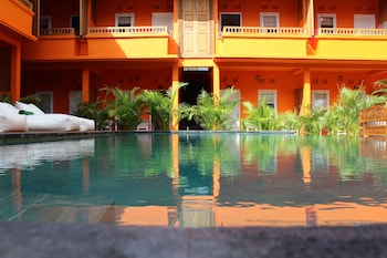 the room padang padang