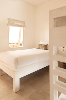 the room padang padang