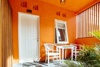 the room padang padang