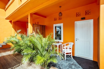 the room padang padang