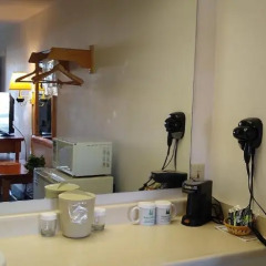 The Ponderosa Motel,102 East Greenwood Street Enterprise Oregon 97828,2.5 star