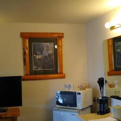 The Ponderosa Motel,102 East Greenwood Street Enterprise Oregon 97828,2.5 star