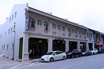 st signature jalan besar