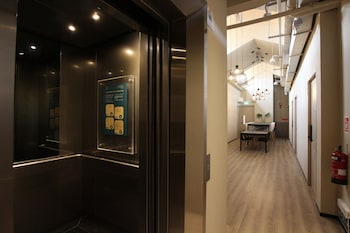 st signature jalan besar