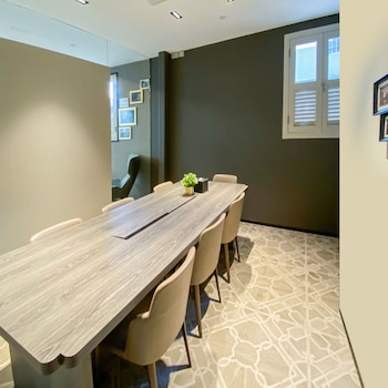 st signature jalan besar