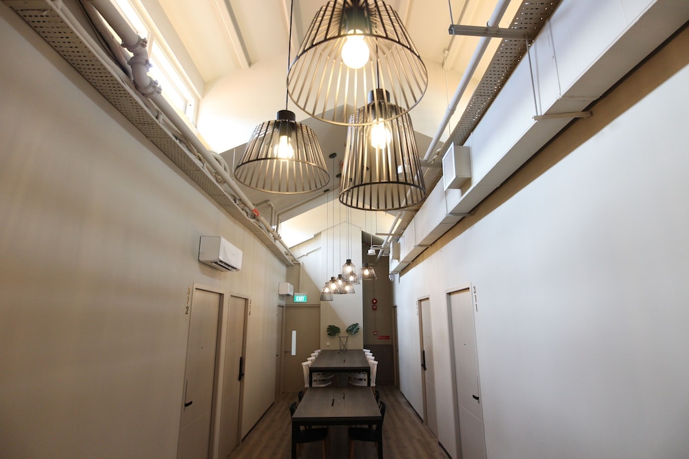 st signature jalan besar