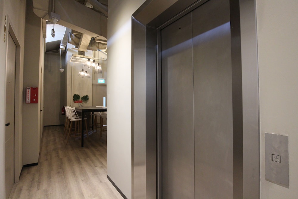 st signature jalan besar