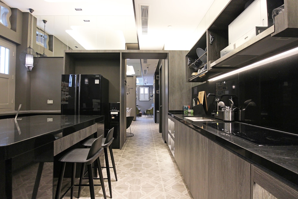 st signature jalan besar