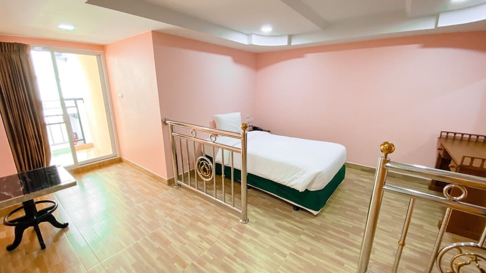 a a pattaya golden beach hotel