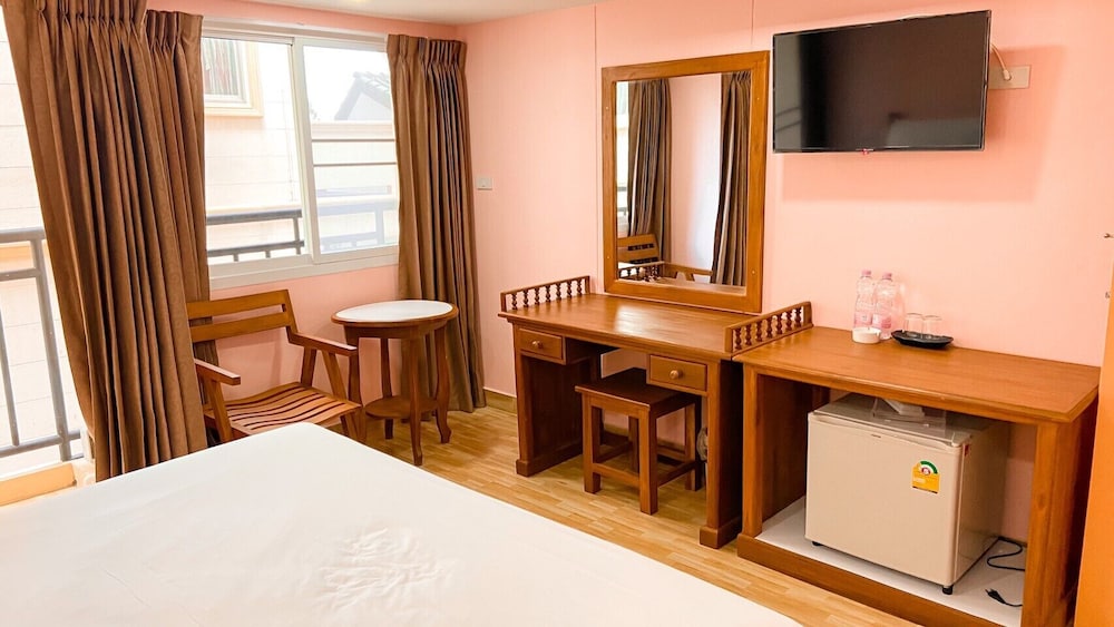 a a pattaya golden beach hotel
