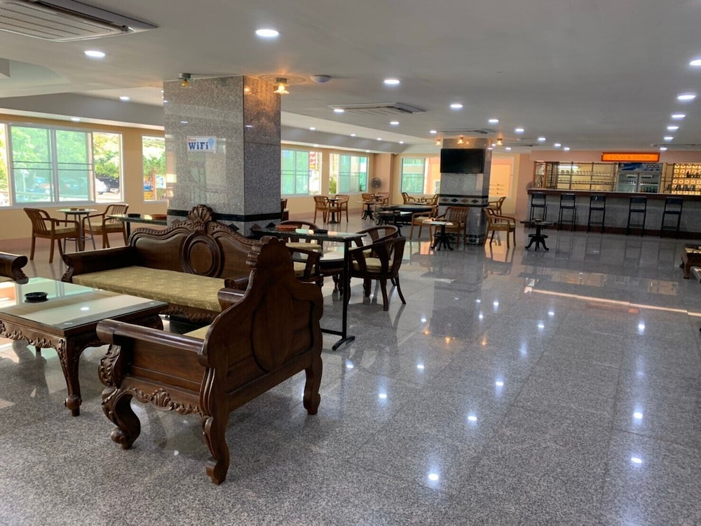 a a pattaya golden beach hotel