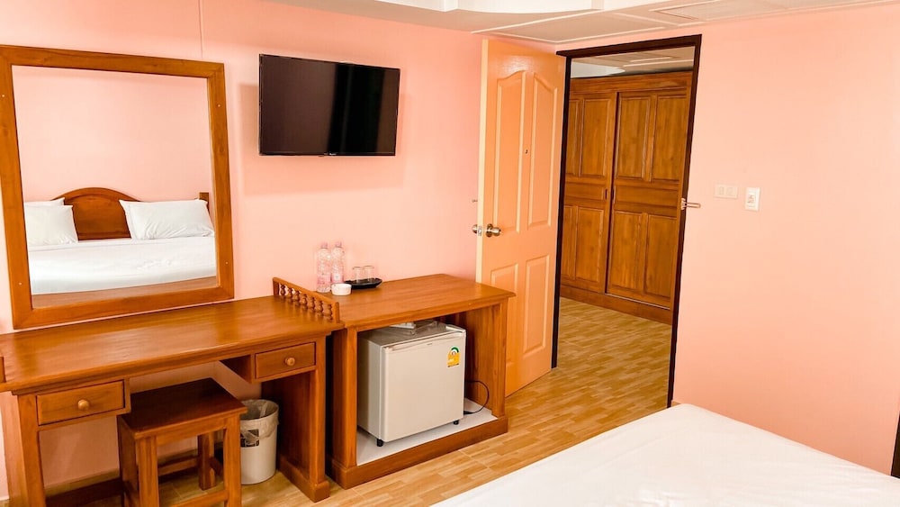 a a pattaya golden beach hotel