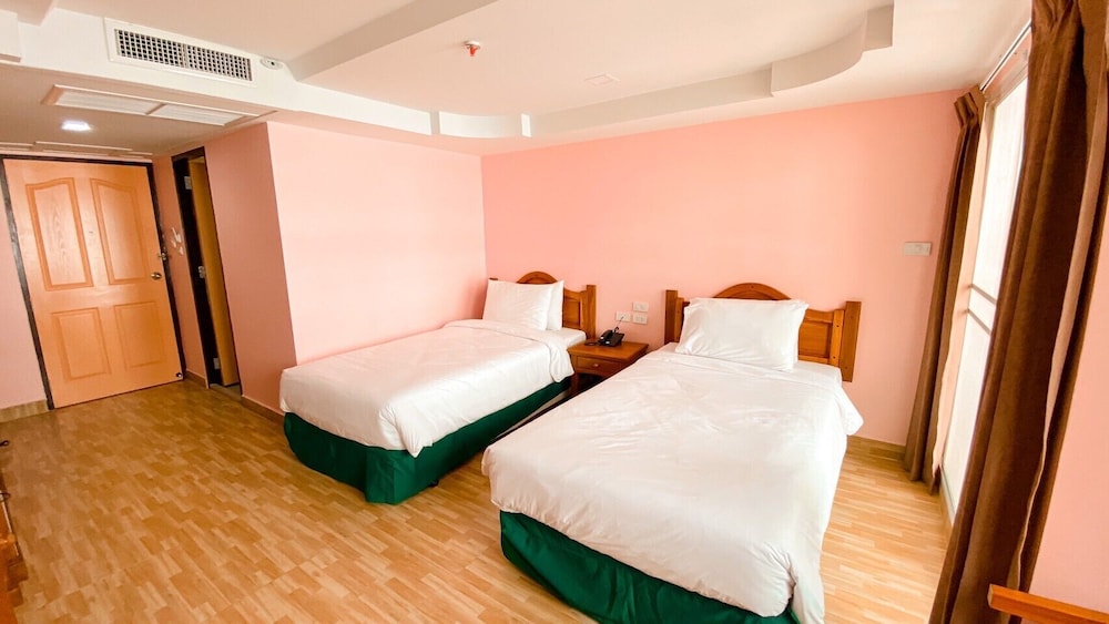 a a pattaya golden beach hotel