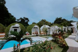 Igloo Beach Lodge,Calle Principal Primera Entrada De La Playa 60601 Manuel Antoni,3 star