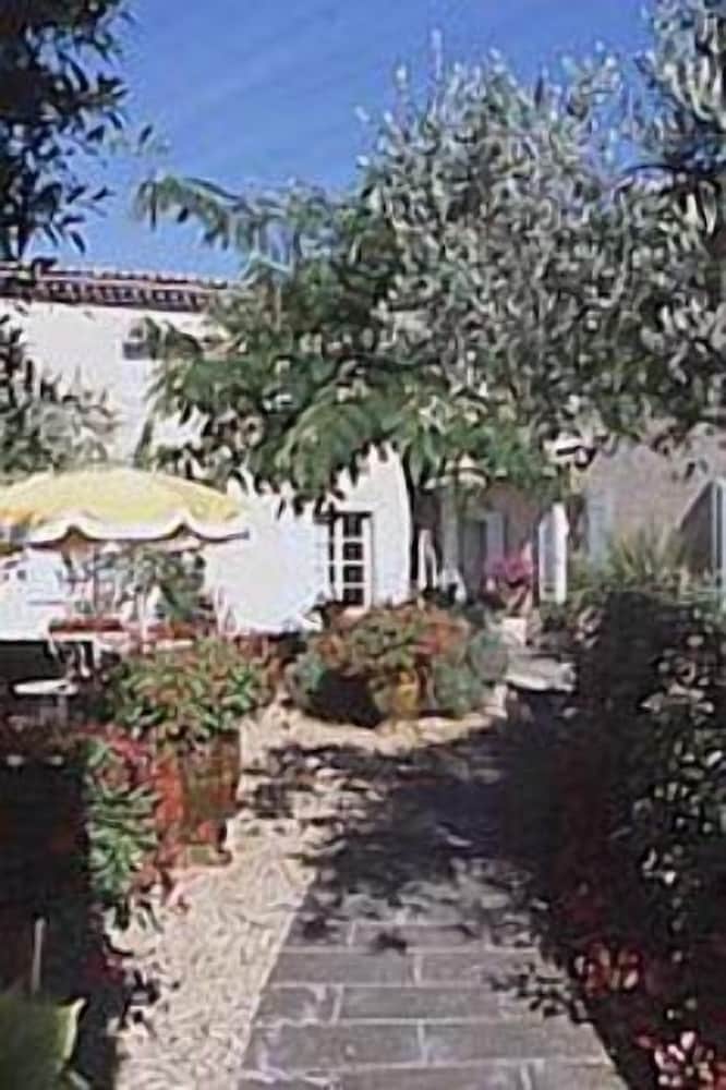 le mas des carassins