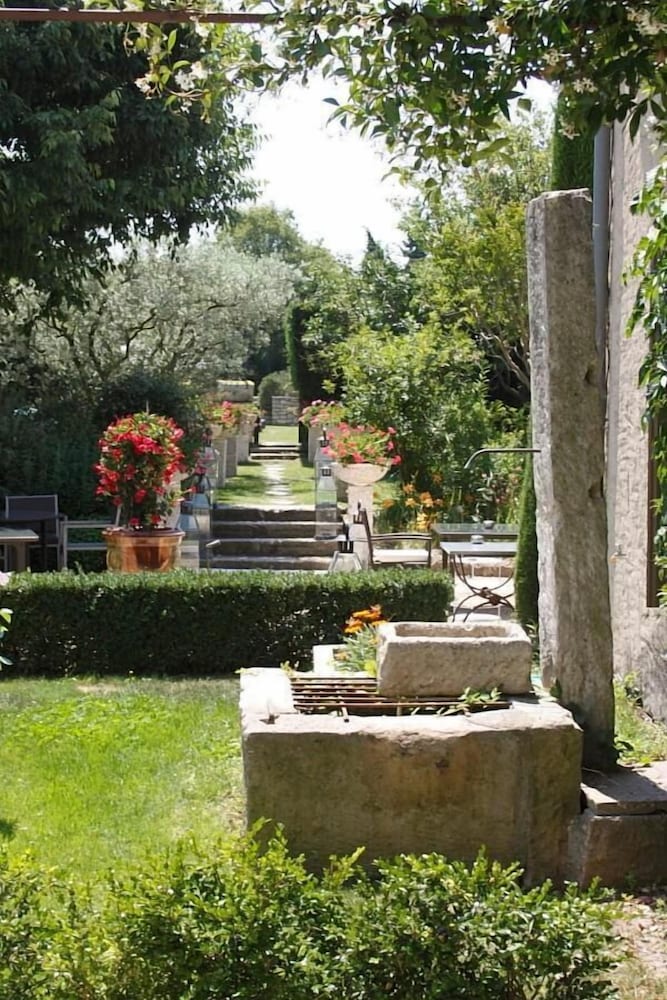 le mas des carassins