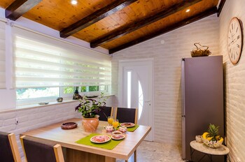 camelia luxury apartments