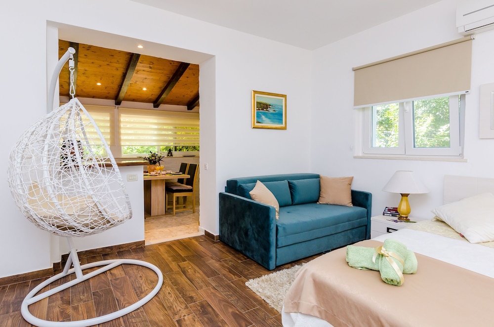 camelia luxury apartments