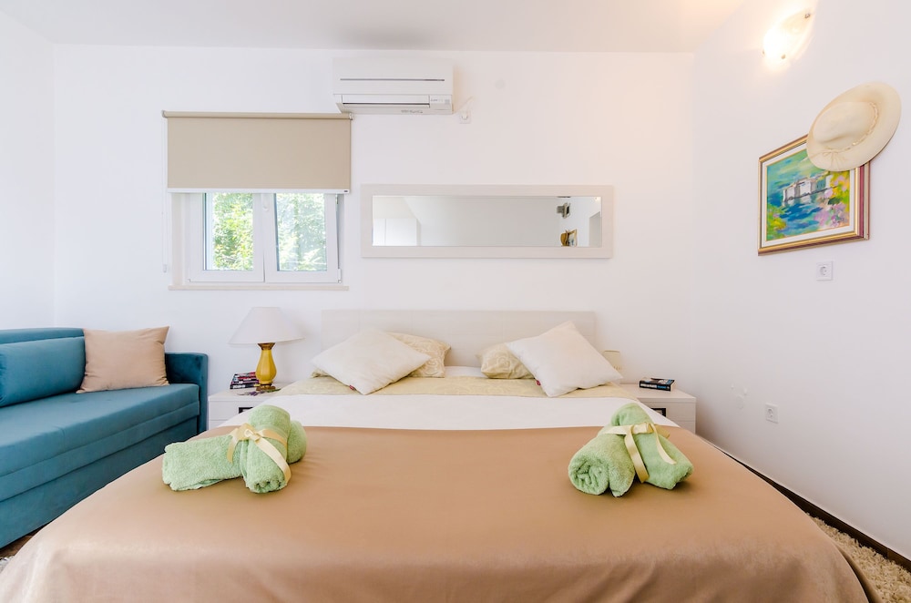 camelia luxury apartments