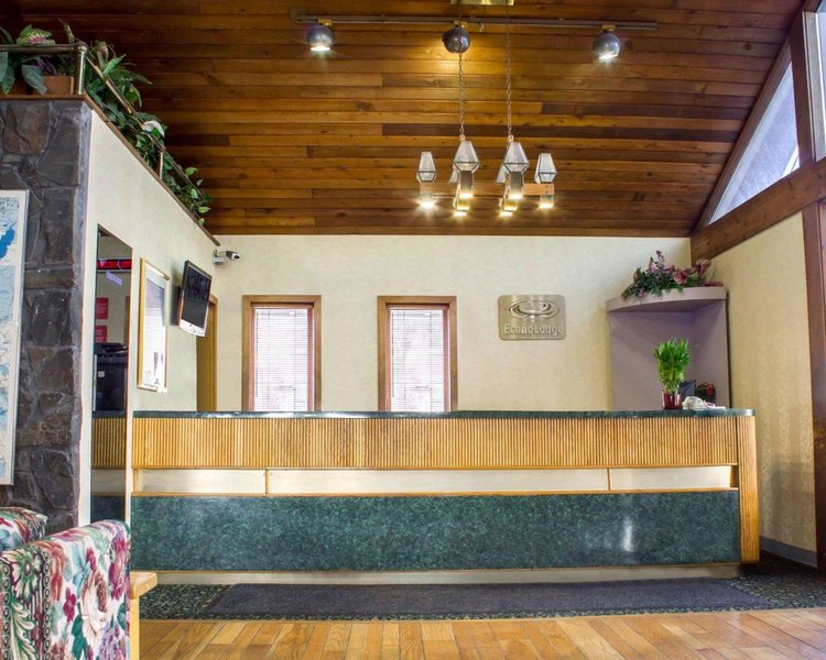 econo lodge inn and suites colonie center mall