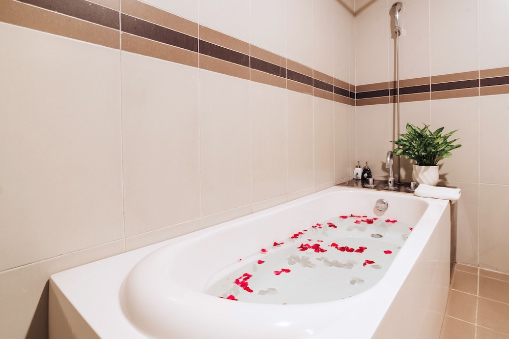white palace thai binh hotel 1
