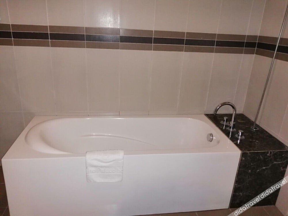 white palace thai binh hotel 1