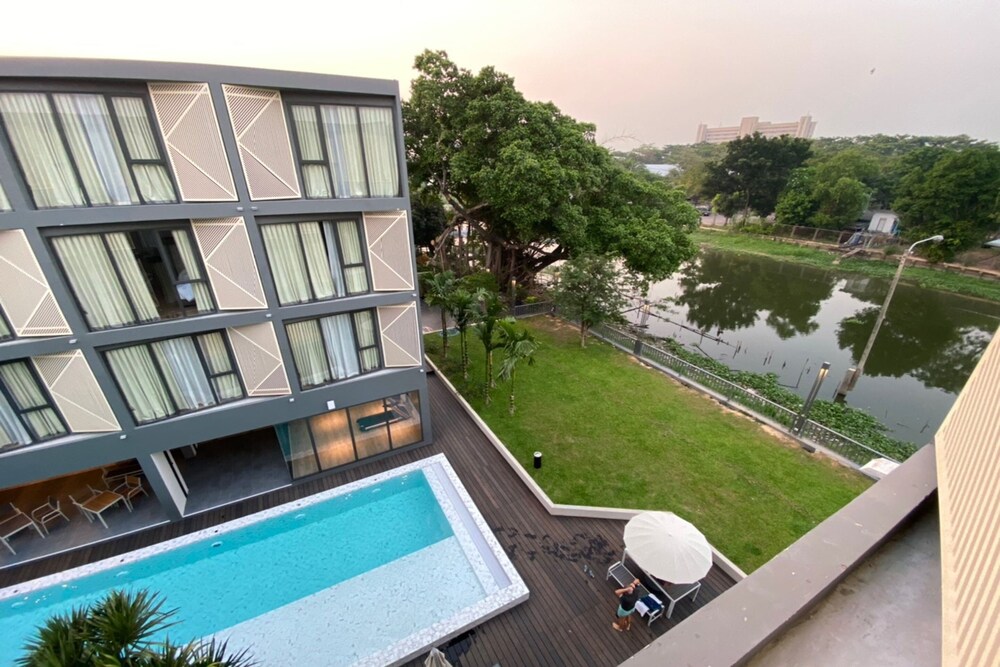 Canalis Suvarnabhumi Airport Hotel,Bangkok>>Bang Sao Thong,4 star