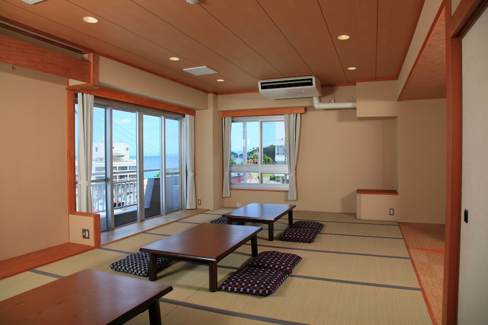guest living mu nanki shirahama hostel