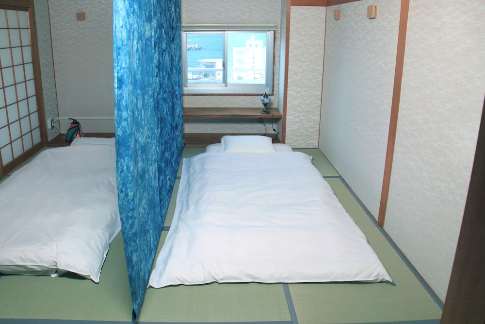 guest living mu nanki shirahama hostel