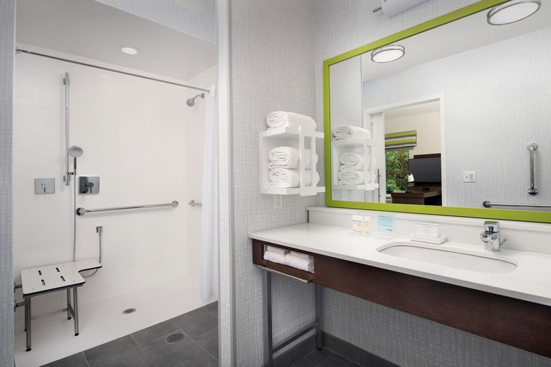 hampton inn and suites lexington columbia
