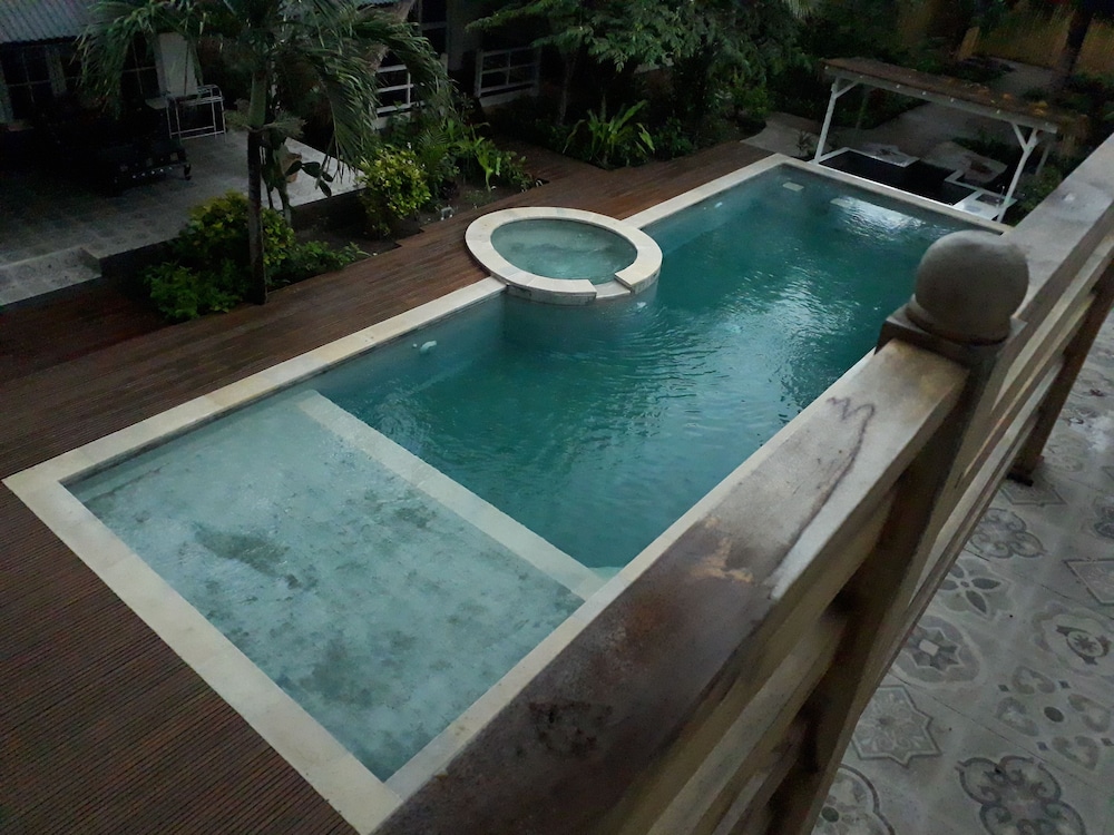 trawangan sunrise hotel