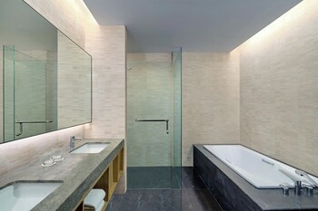 aloft south jakarta