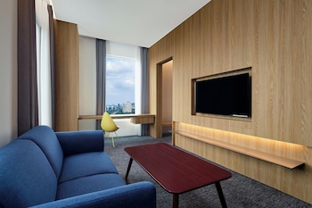 aloft south jakarta