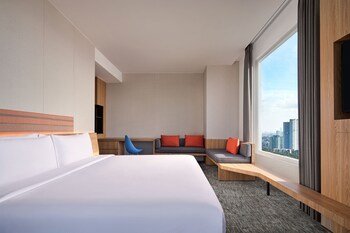 aloft south jakarta