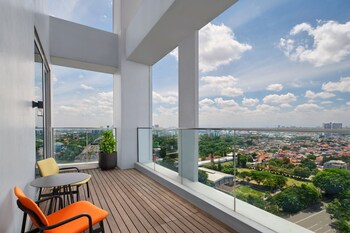 aloft south jakarta