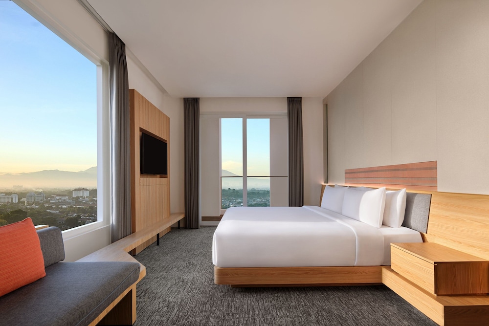 aloft south jakarta